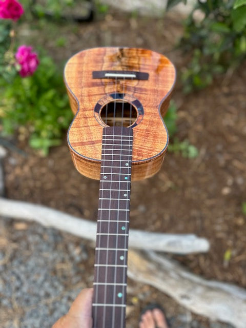 Custom Maui Tenor Ukulele by Jesse Mendes – 5A Curly Koa + Ocean Blue Detail