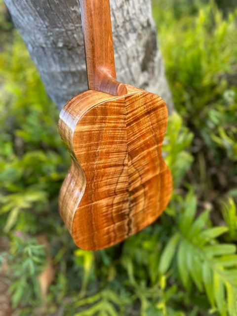 Custom Maui Tenor Ukulele by Jesse Mendes – 5A Curly Koa + Ocean Blue Detail