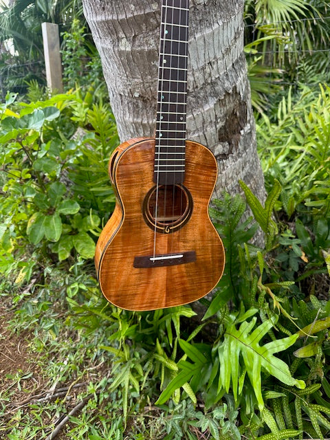 4A Curly Koa Tenor Ukulele with 24K gold inlay